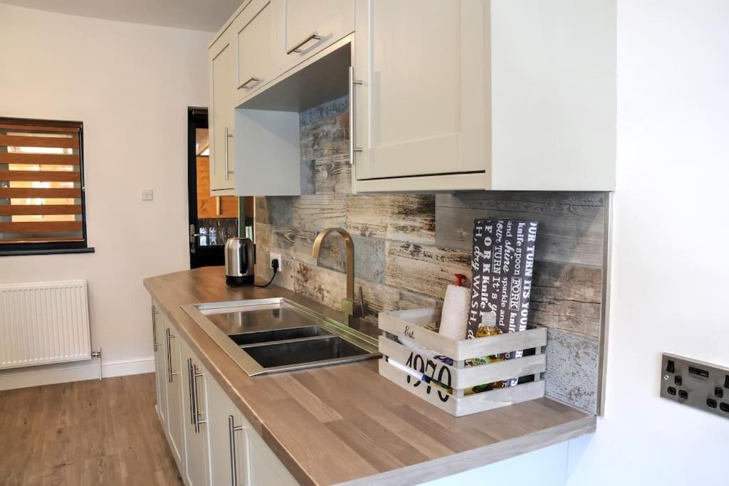 Queensgate Holiday Cottage Beverley With Parking Buitenkant foto